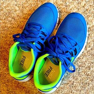 NIKE Free tennis shoes